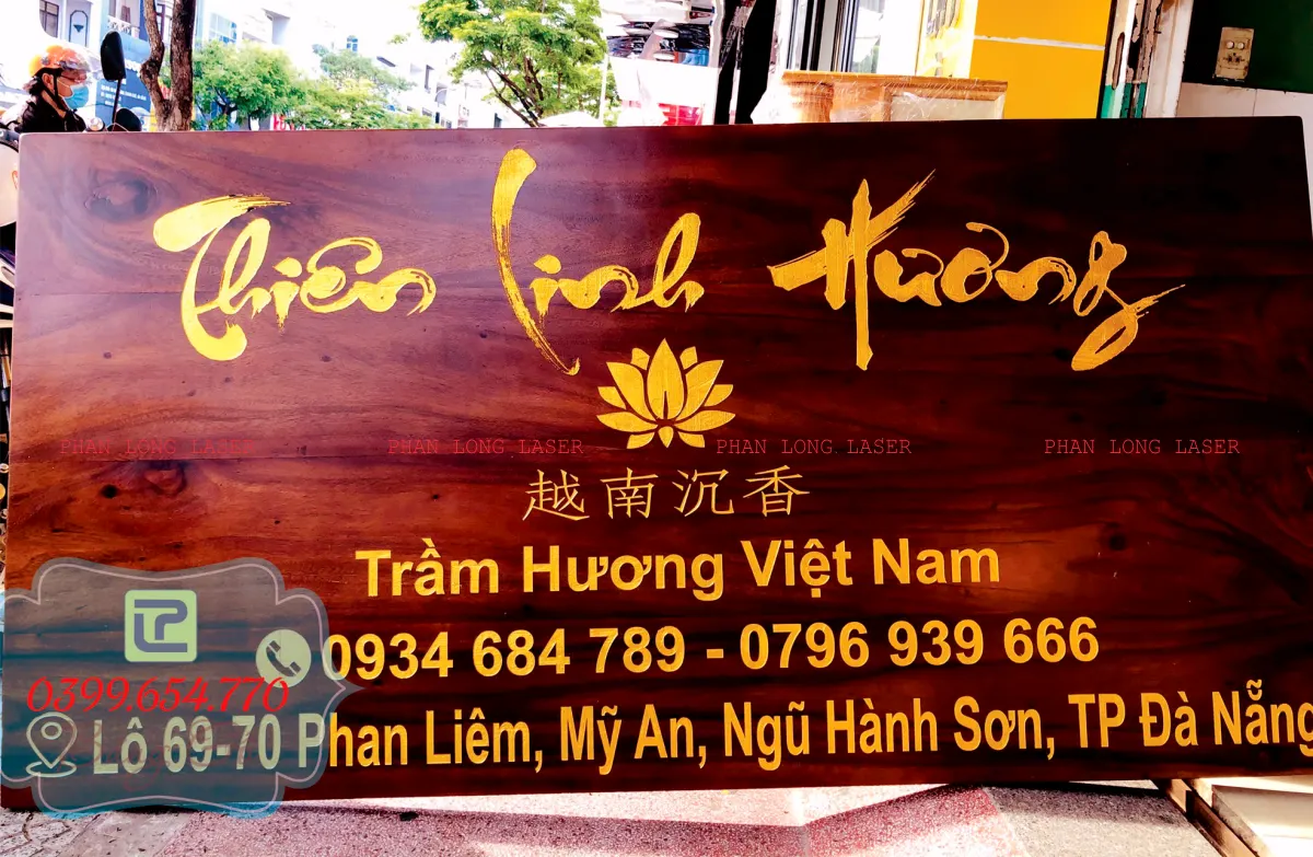 Làm bảng hiệu quảng cáo bằng gỗ khắc laser cho cửa hàng bán trầm hương tại Ngũ Hành Sơn Đà Nẵng