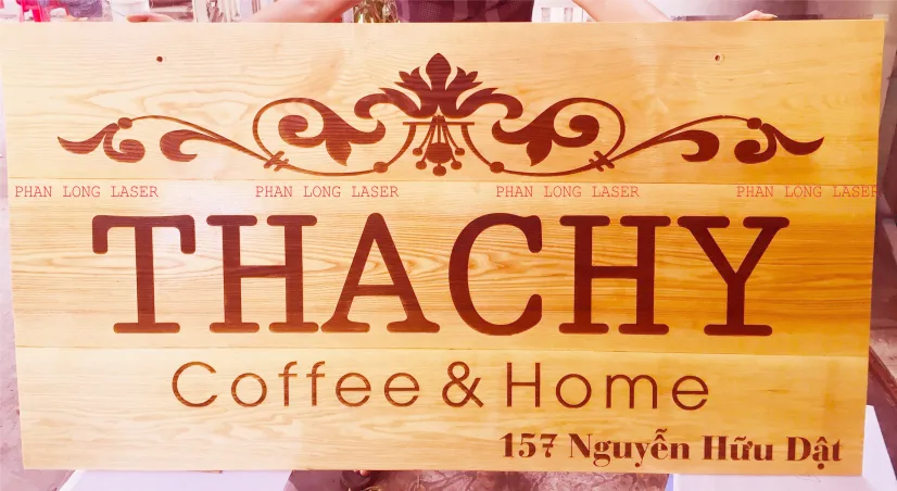 Biển bảng quảng cáo gỗ treo tường cho quán cafe (coffee) làm từ gỗ sồi khắc laser tại Hải Châu Đà Nẵng