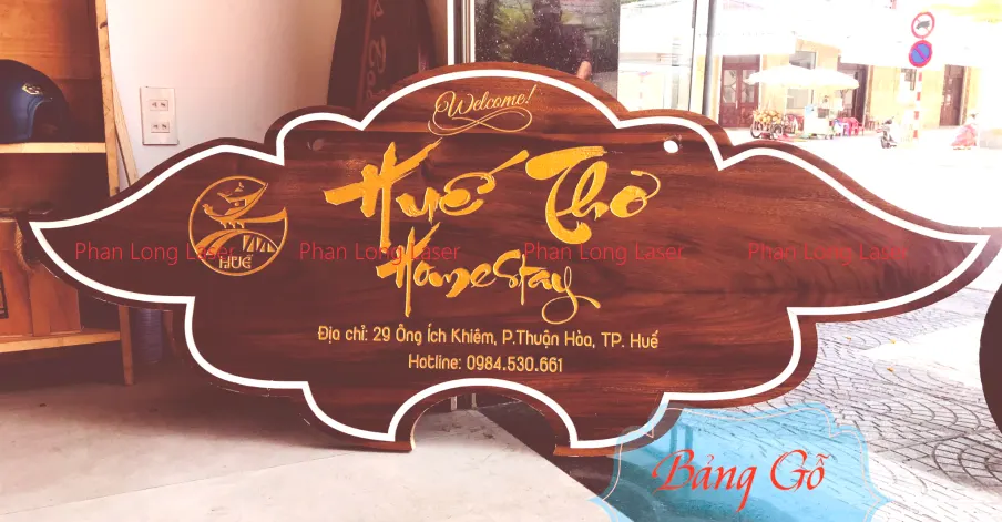 Biển Gỗ, Bảng Gỗ quảng cáo treo tường cho HomeStay nhà lưu trú làm bằng Gỗ Me Tây tại Đà Nẵng cho khách hàng tại Huế