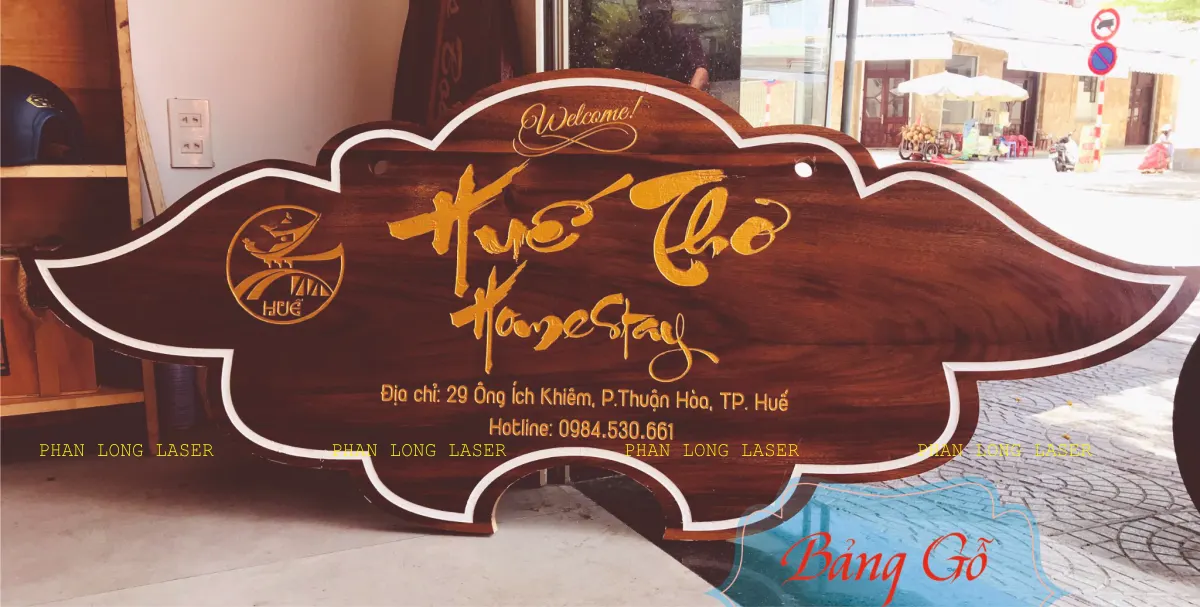 Làm biển bảng quảng cáo bằng gỗ khắc logo và khắc nội dung tại Huế, Đà Nẵng, Quảng Nam theo yêu cầu