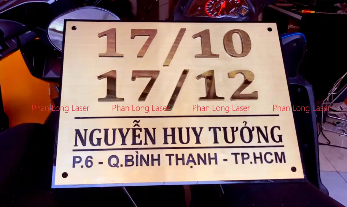 Bảng biển số nhà làm bằng nền gỗ dán chữ nổi kim loại inox tại Bình Thạnh, Sài Gòn, Tphcm TP Hồ Chí Minh