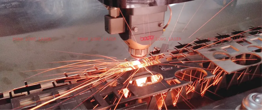Cắt Laser Inox sử dụng khí nén hỗn hợp tại xưởng Phan Long Việt Nam