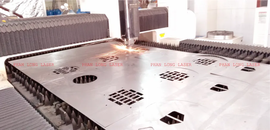 Cắt Laser sắt thép tạo hình bản mã máy tại xưởng Phan Long Tân Phú Sài Gòn