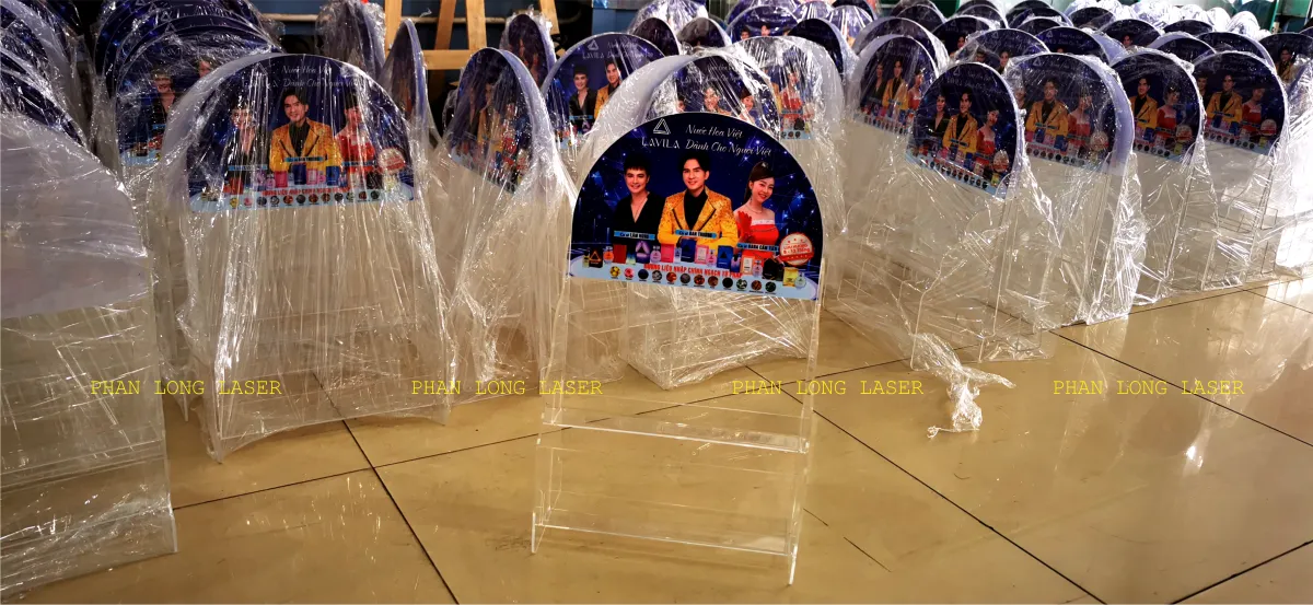 Kệ nhựa mica acrylic dùng để trưng bày sản phẩm được sản xuất hàng loại tại Tân Bình, Tân Phú, Bình Tân, Bình Thạnh, Bình Chánh, Thủ Đức, Gò Vấp, Hóc Môn, TP Hồ Chí Minh, Sài Gòn, Tphcm