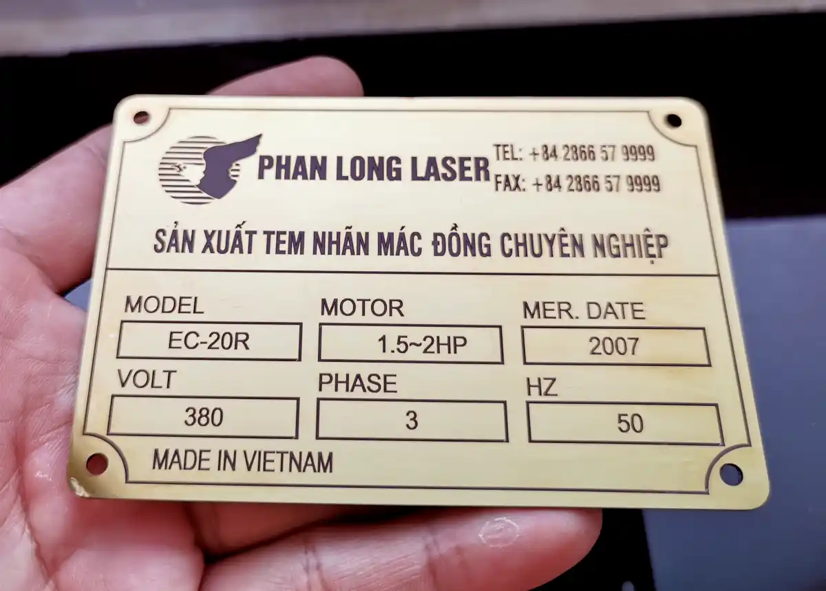 Khắc laser logo thông số kỹ thuật lên tem nhãn mác kim loại đồng tại Hồng Bàng, An Lão, An Dương, Ngô Quyền, Hải Phòng, Cần Thơ, Đà Nẵng