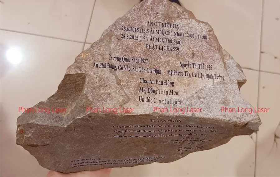 Khắc phun bắn cát lên đá tự nhiên làm bia đá, gia phả tại Tân Phú, Bình Tân, Quận 6 Sài Gòn