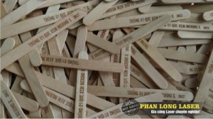 Địa chỉ Khắc Chữ Khắc Tên Lên Que Đè Lưỡi, Que Kem Giá Cực Rẻ