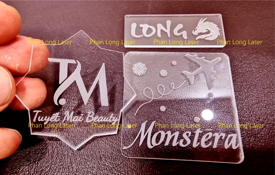 Làm Name tag Plate bằng chất liệu nhựa Mica Acrylic khắc laser tại Quận 1, Quận 3, Quận 5, Quận 7, Quận 9, Quận 11, TP Hồ Chí Minh